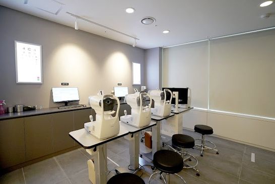 Slider image (8) BGN Eye Clinic